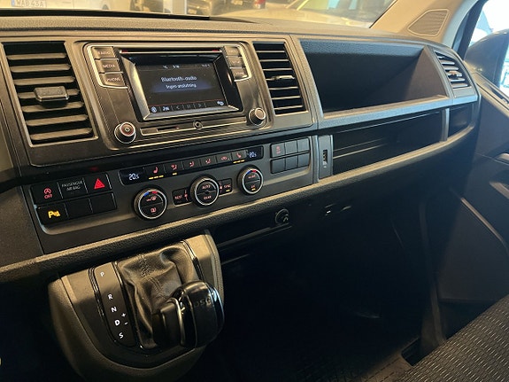 Volkswagen Caravelle 20 of 24