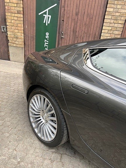 Aston Martin Rapide 11 of 30