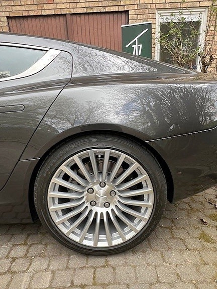 Aston Martin Rapide 16 of 30