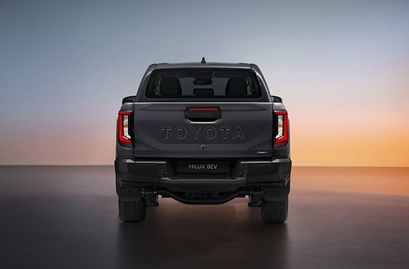 Toyota HiLux 4 of 5