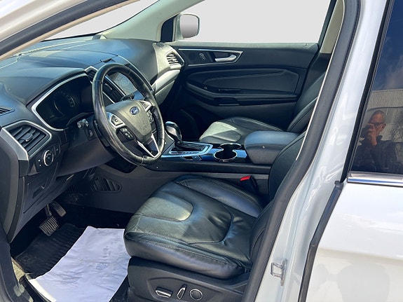 Ford Edge 10 of 22