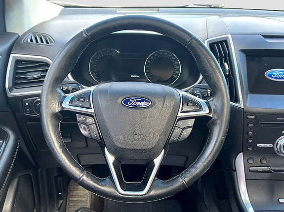 Ford Edge 12 of 22