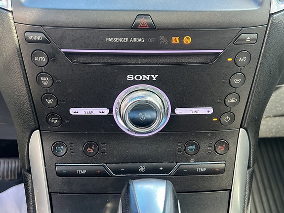 Ford Edge 17 of 22