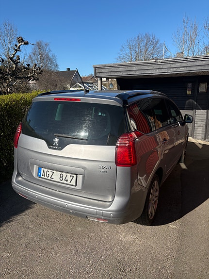 Peugeot 5008 4 of 5