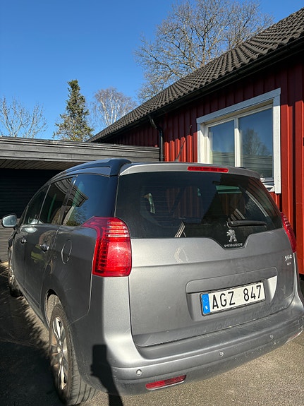 Peugeot 5008 3 of 5