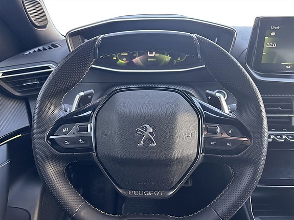 Peugeot 2008 7 of 17