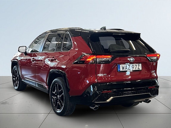 Toyota RAV4 Plug-in Hybrid 5 of 5