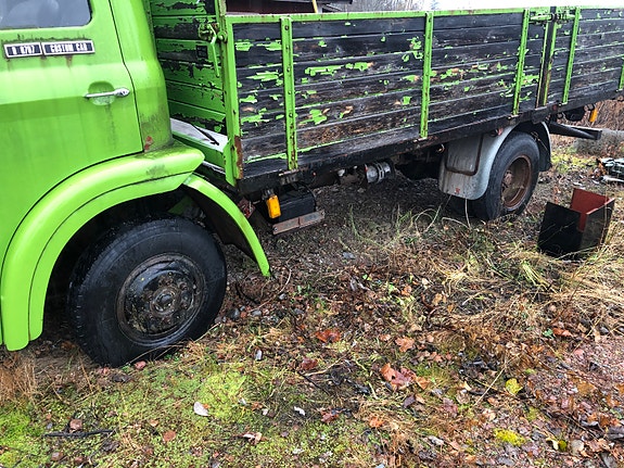 Ford D 0707 Custom Cab 6 of 9