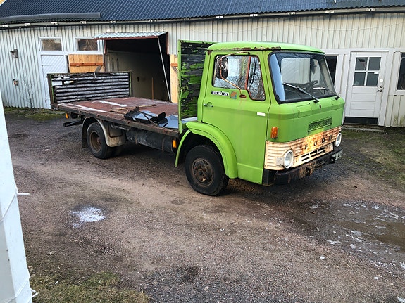 Ford D 0707 Custom Cab 5 of 5