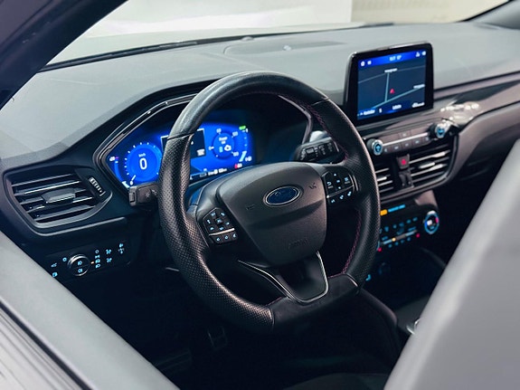 Ford Kuga 9 of 22
