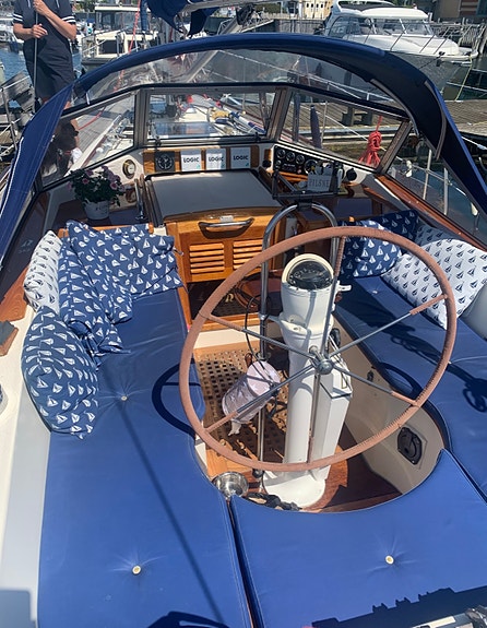 Hallberg-Rassy 352 | Nyare motor, Bogpropeller & XRF-godkänd 2 of 5