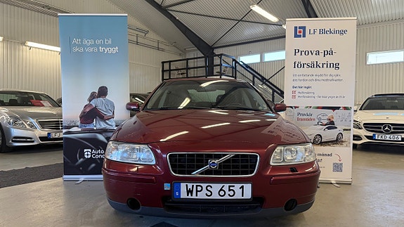 Volvo S60 3 of 5