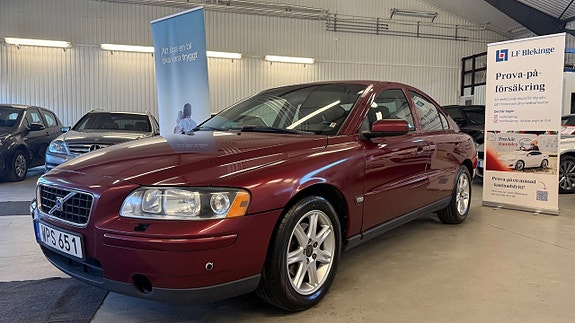 Volvo S60 4 of 5