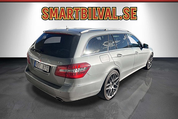 Mercedes-Benz E350 3 of 4