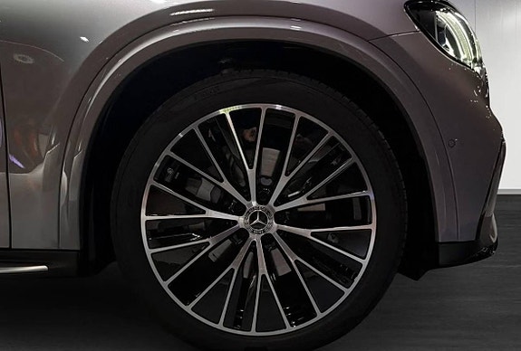 Mercedes-Benz GLC400 5 of 5