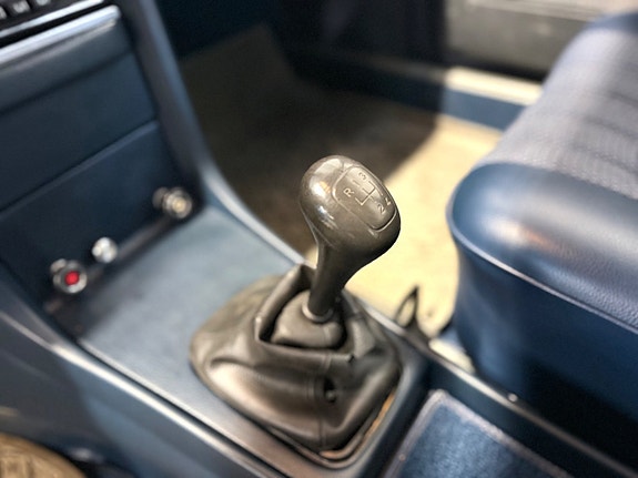 Mercedes-Benz 200 15 of 18