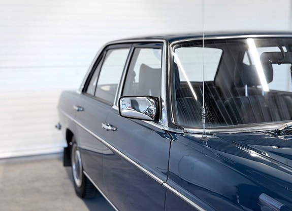 Mercedes-Benz 200 5 of 5