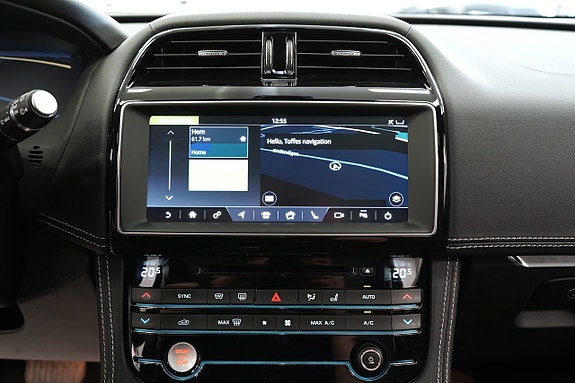 Jaguar F-PACE 23 of 26
