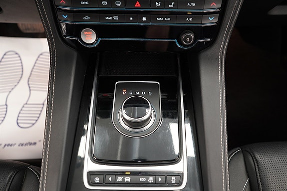 Jaguar F-PACE 22 of 26