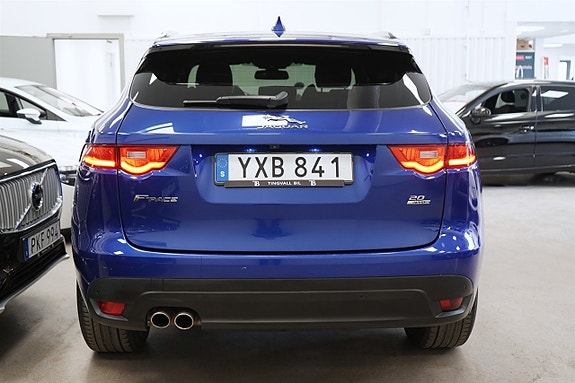 Jaguar F-PACE 4 of 26