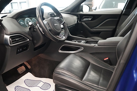 Jaguar F-PACE 9 of 26
