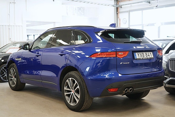 Jaguar F-PACE 3 of 26