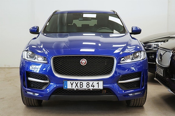 Jaguar F-PACE 8 of 26