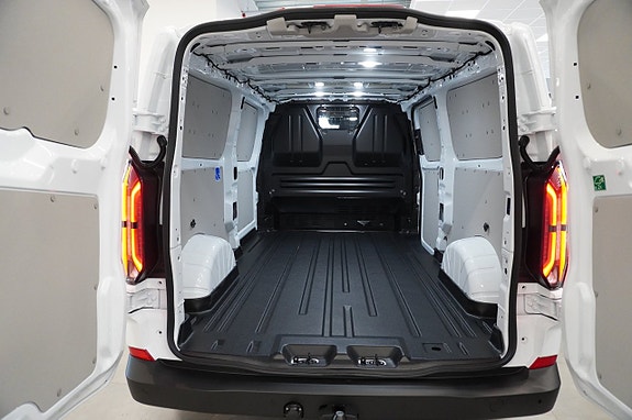 Ford Transit Custom 8 of 17