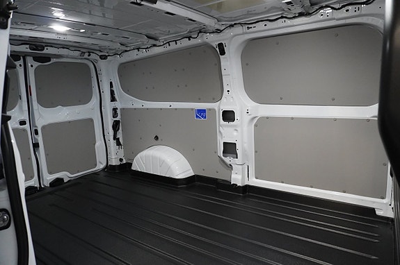 Ford Transit Custom 9 of 17