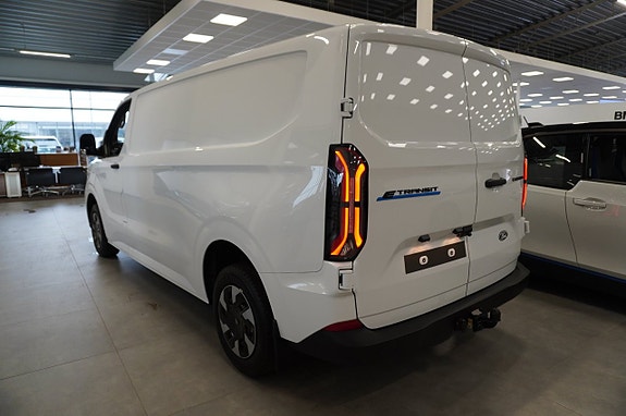 Ford Transit Custom 3 of 5