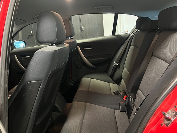 BMW 116i 8 of 13