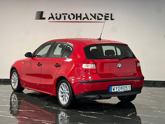 BMW 116i 4 of 5