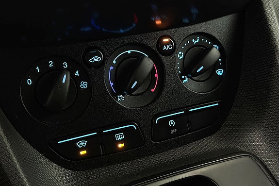 Ford Transit Connect 22 of 28