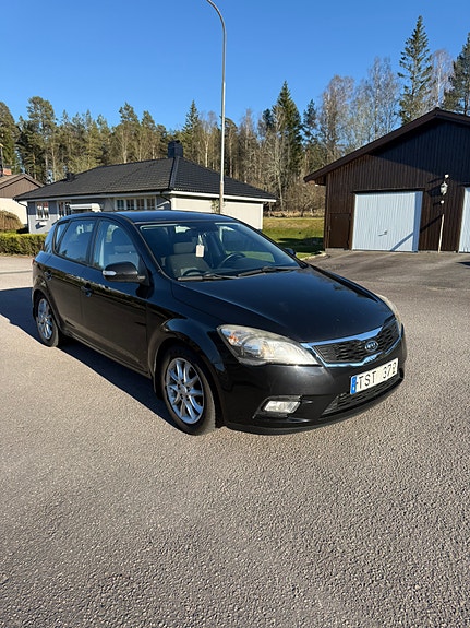 Kia Ceed 2 of 5