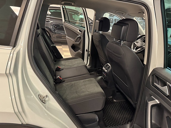 Volkswagen Tiguan 13 of 17