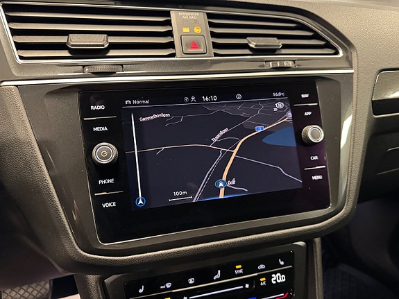 Volkswagen Tiguan 12 of 17