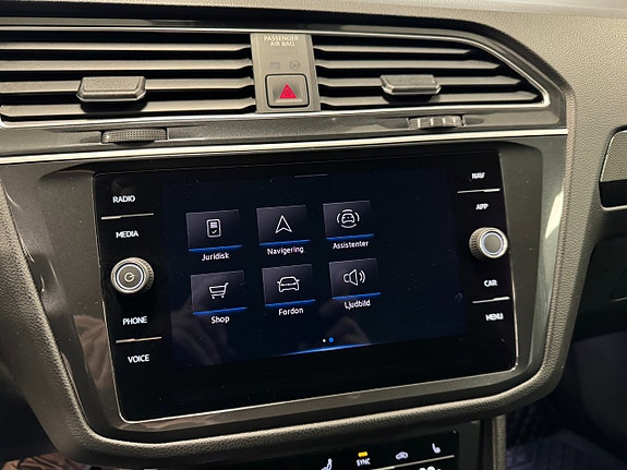 Volkswagen Tiguan 10 of 17