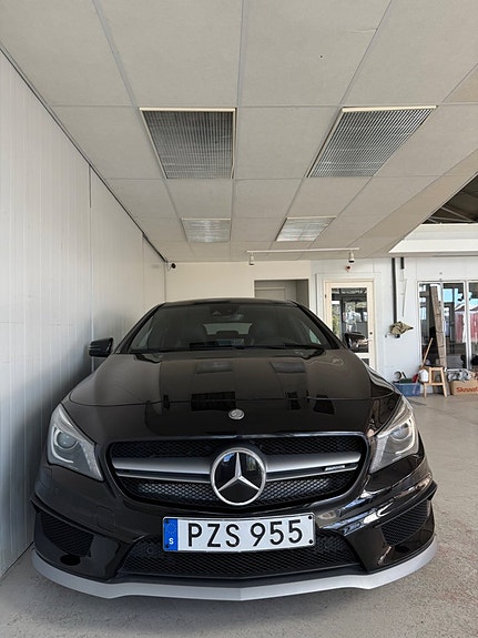 Mercedes-Benz CLA45 9 of 15