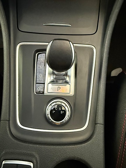 Mercedes-Benz CLA45 11 of 15