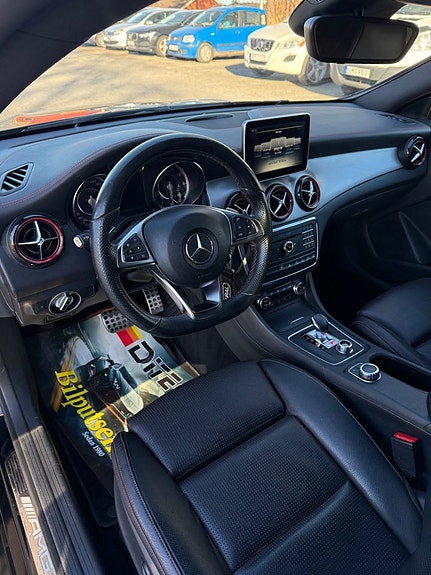 Mercedes-Benz CLA45 4 of 5
