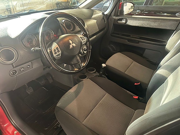 Mitsubishi Colt 6 of 14