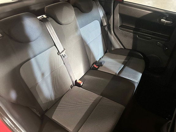 Mitsubishi Colt 10 of 14