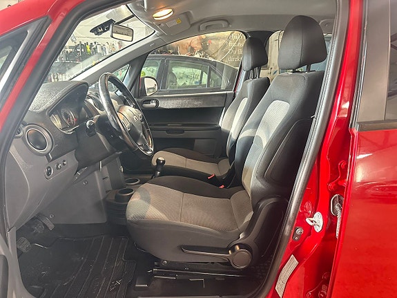 Mitsubishi Colt 7 of 14