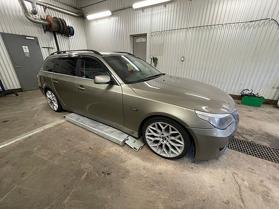 BMW 525i 5 of 5