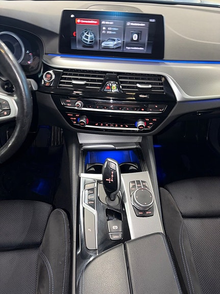 BMW 520d 4 of 5