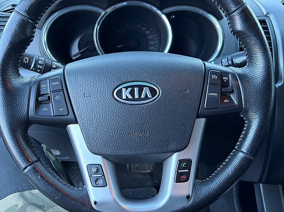Kia Sorento 13 of 16