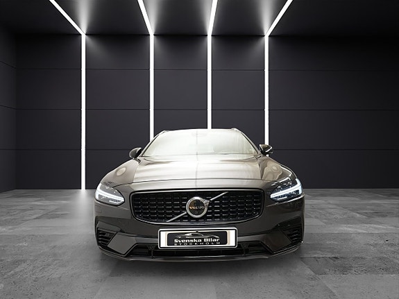 Volvo V90 2 of 5