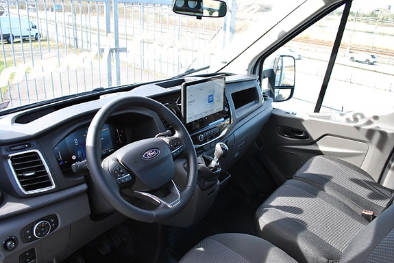 Ford Transit 12 of 17