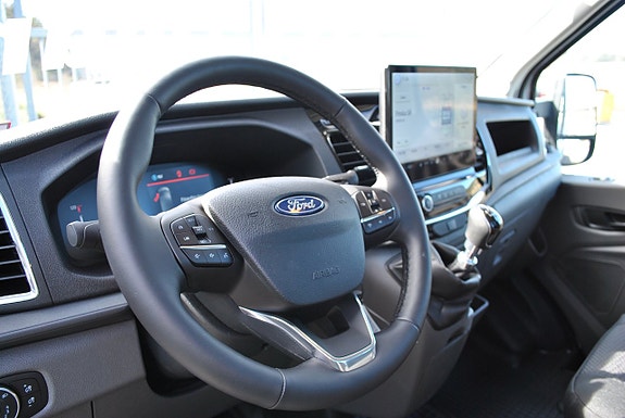 Ford Transit 10 of 17
