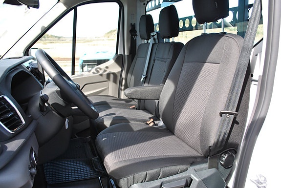 Ford Transit 11 of 17